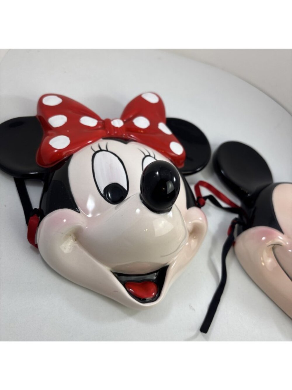 DISNEY MICKEY MOUSE AND MINNIE MOUSE 3D CERAMIC WALL DECOR - Picture 2 of 11